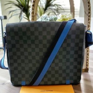 Louis Vuitton District Mm